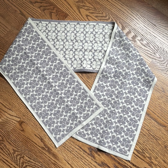 EUC Coach Wool Scarf Reversible Metallic - Picture 4 of 4